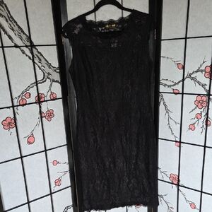 Chic Black Lace Sleeveless Midi Dress